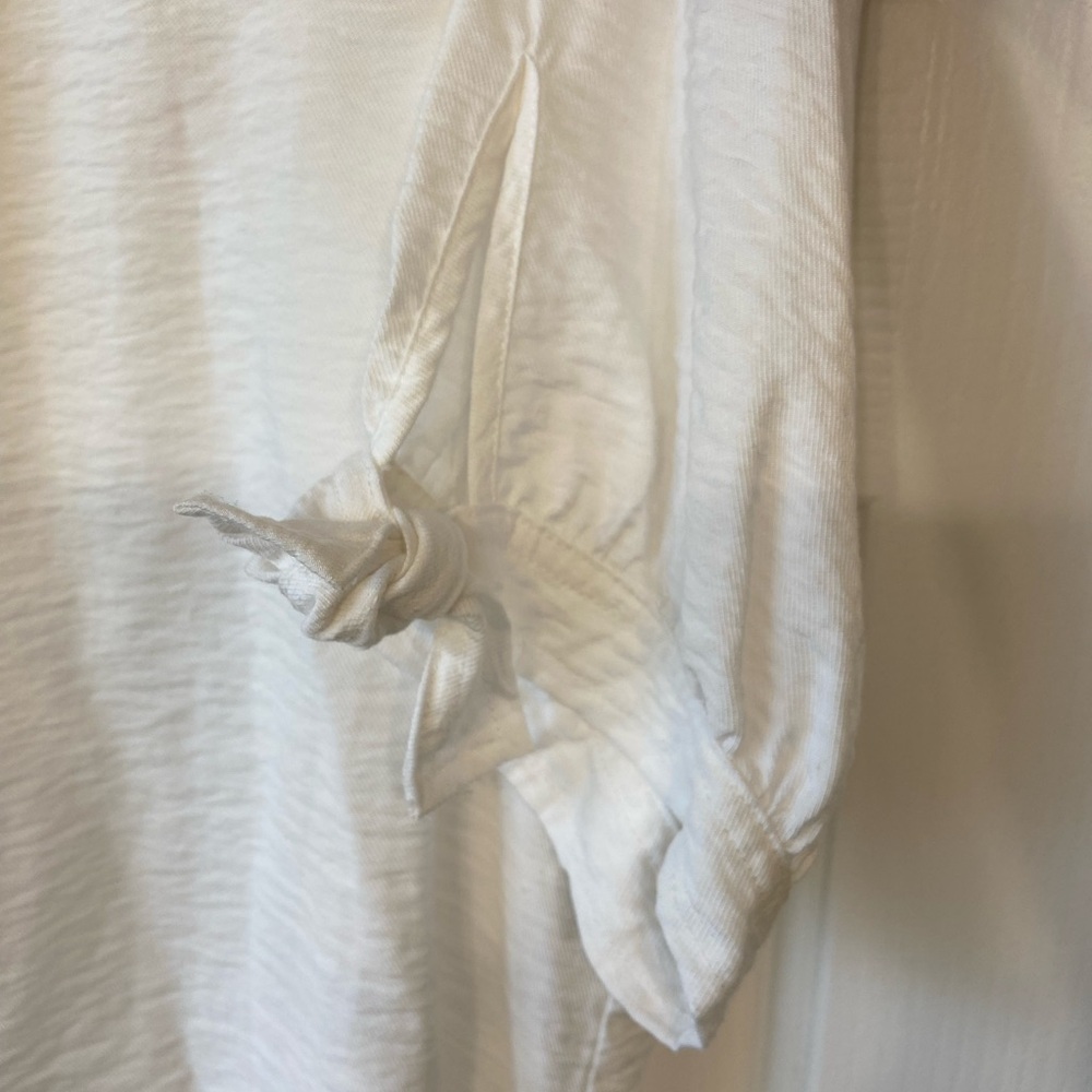 A Loves A White Crinkle Button Down Blouse - Picture 7 of 11